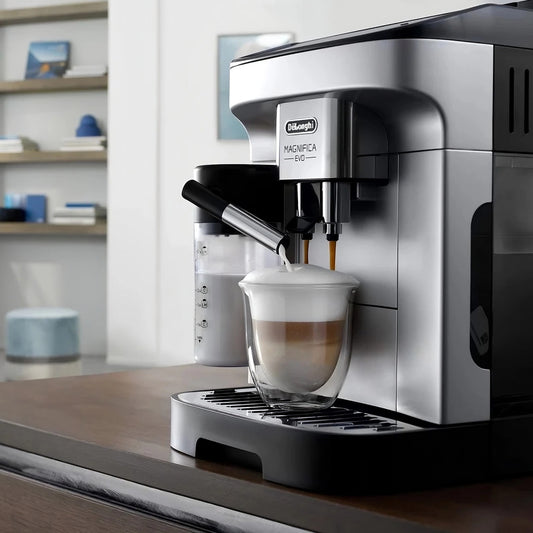 ECAM 290.61.SB Magnifica Evo Kaffeevollautomat mit LatteCrema Milchsystem 2-Tassen-Funktion Silber/Schwarz