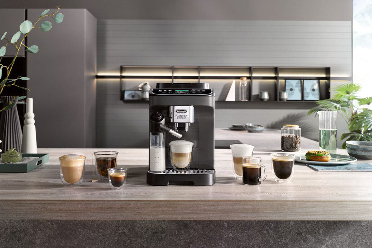 Kaffeevollautomat Magnifica Evo Next ECAM310.60.B MyLatteFunktion, 3 Benutzerprofile, LatteCrema Milchsystem, 10 Rezepte - Schwarz